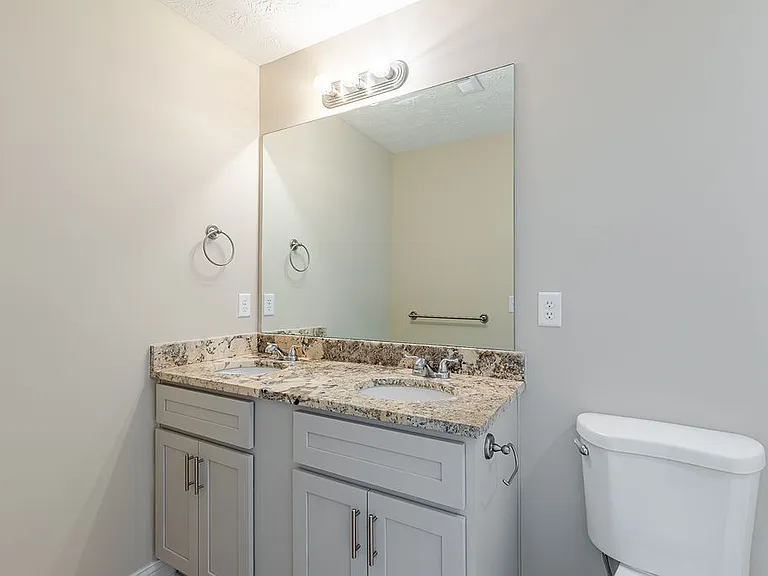 305 Breckinridge Cir — Photo 32