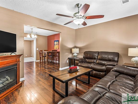 5th image of 182 Schuman Drive