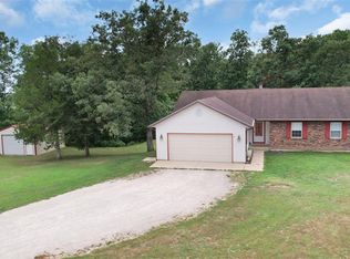 26257 Trailwood Dr, Warrenton, MO 63383