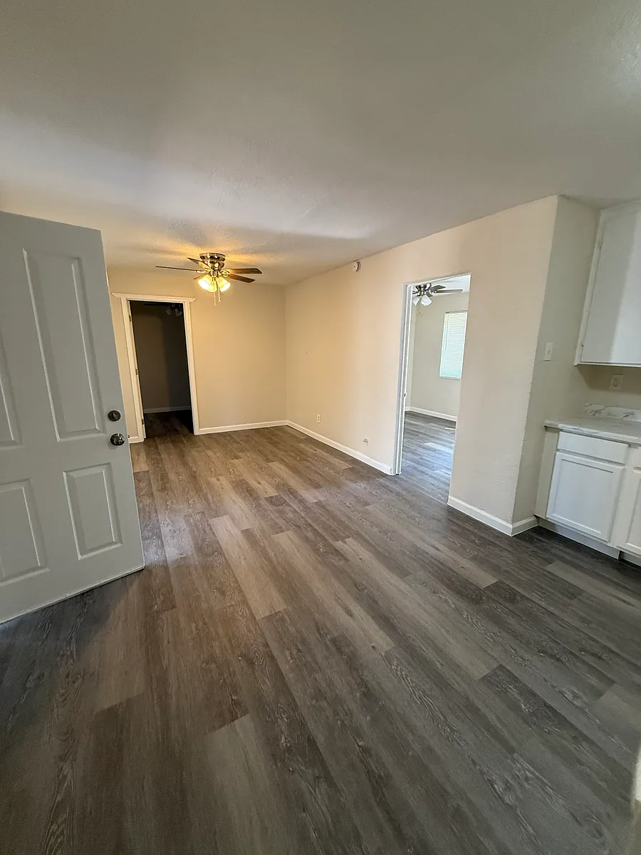 Building Photo - 48 W Tamarisk St