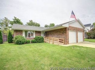 1215 Dickens Dr, Monticello, IL 61856