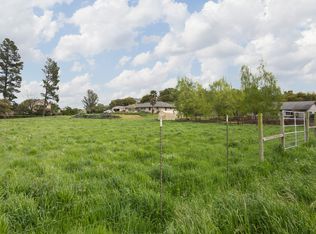 929 Pepper Rd, Petaluma, CA 94952