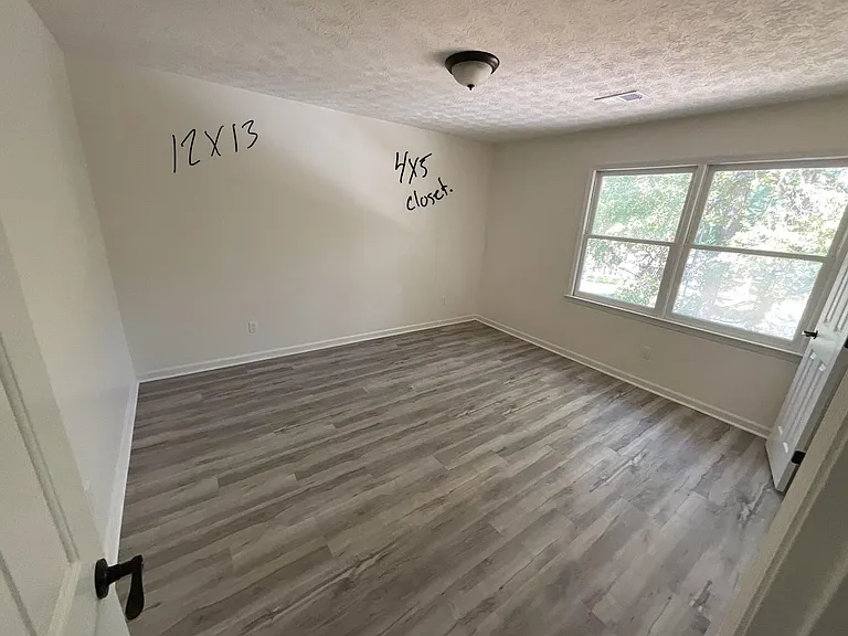 8243 Creekridge Cir #A — Photo 5
