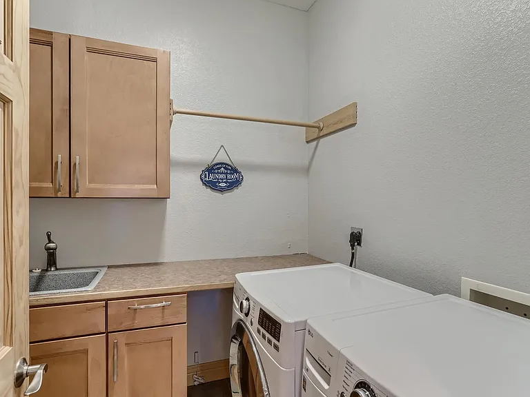 1547 N Emerson St — Photo 19