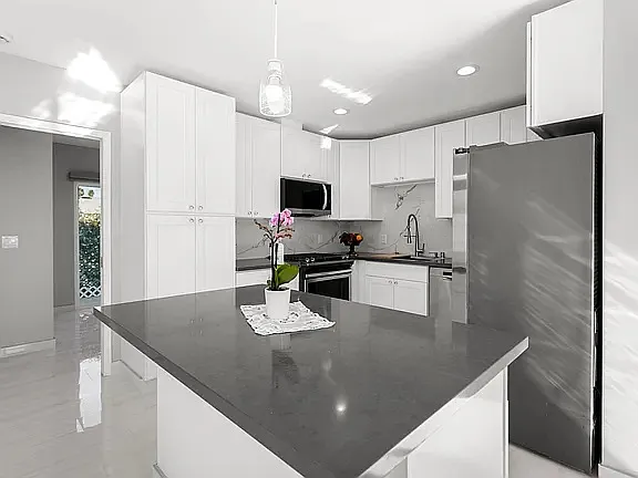 1 bed, 600 sqft, $2,700 — Photo 2