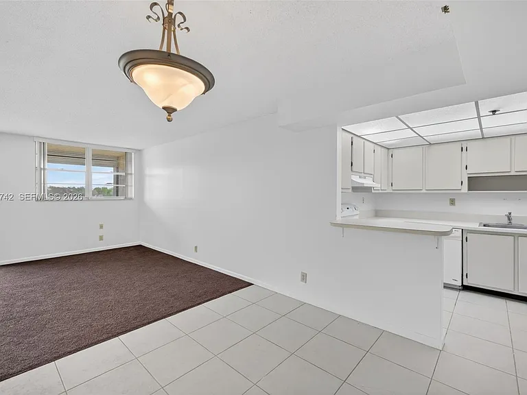 3100 W Rolling Hills Cir #303 — Photo 9