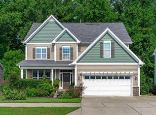 565 Crimson Oak Ln, Fuquay Varina, NC 27526