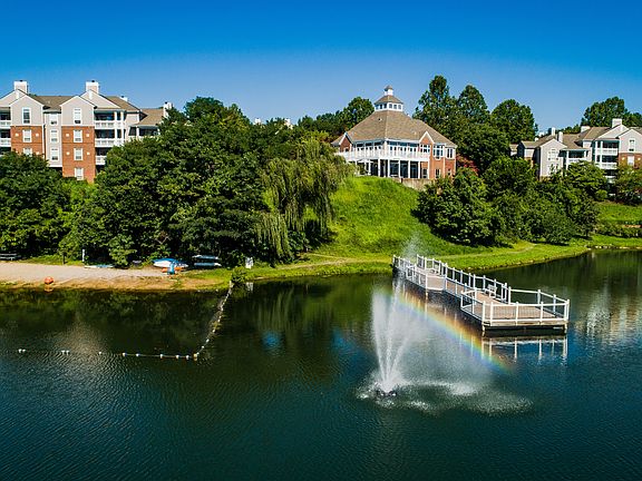 4th image of 200 Lake Club Ct #1231-401