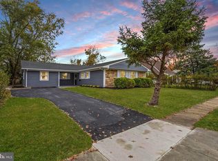 15 Galaxy Ln, Willingboro, NJ 08046