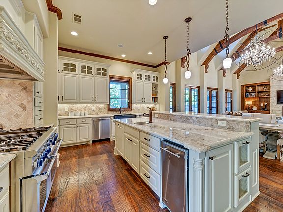 2nd image of 1625 Wicklow Ln