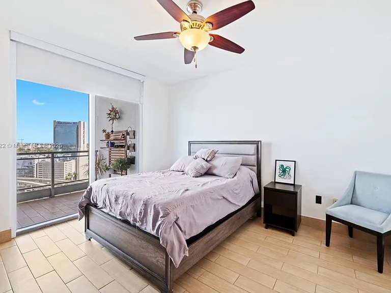 90 SW 3rd St #2406 — Photo 12