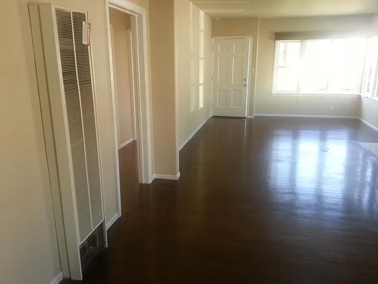 950 W Almond Ave — Photo 7