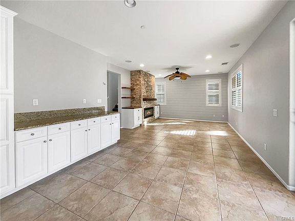 4th image of 40512 Amesbury Ln