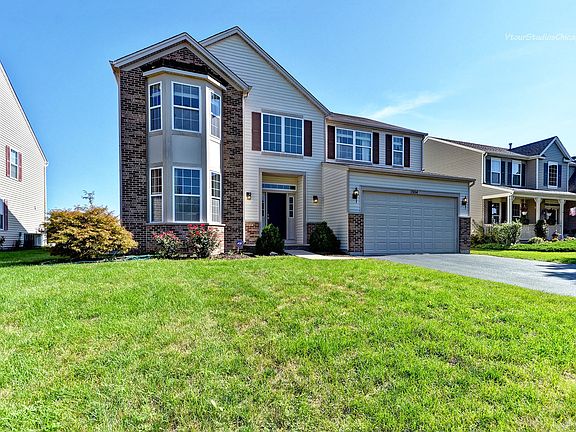 3rd image of 1904 Crestview Dr