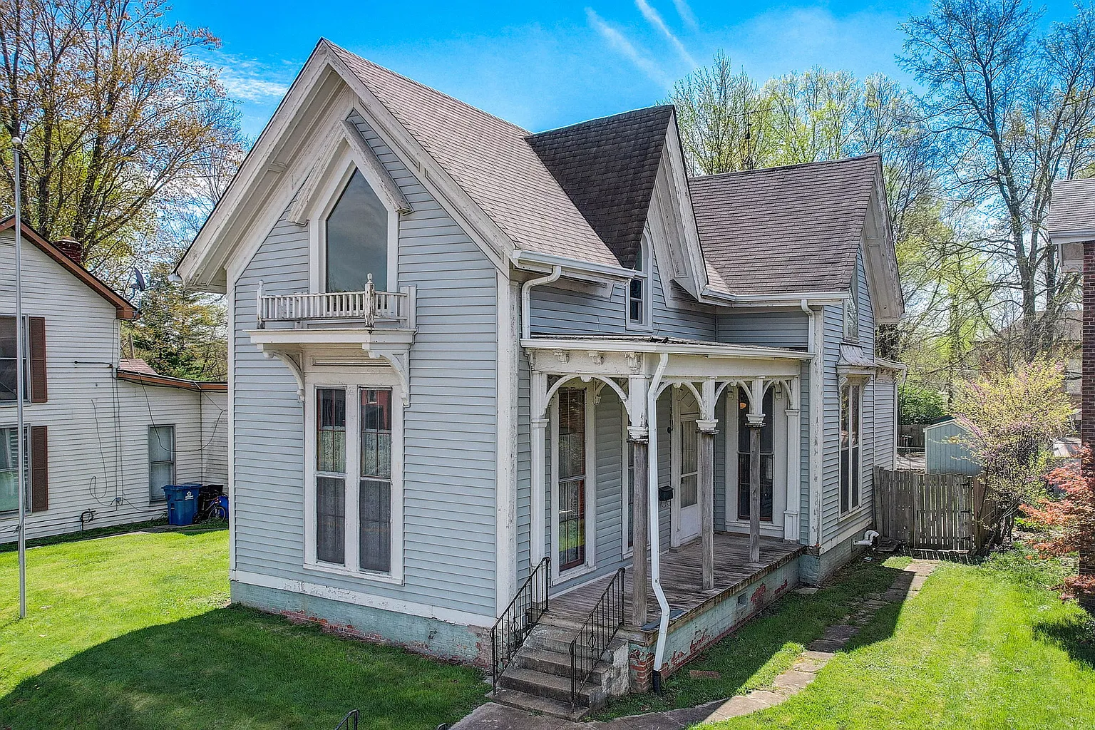 309 E Main St photo 1