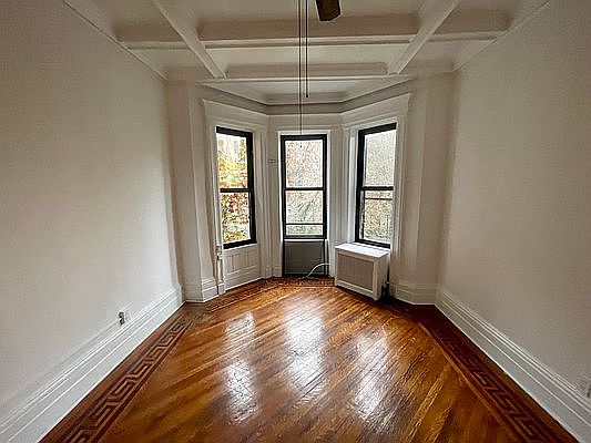 1st image of 382 Parkside Ave Floor 3