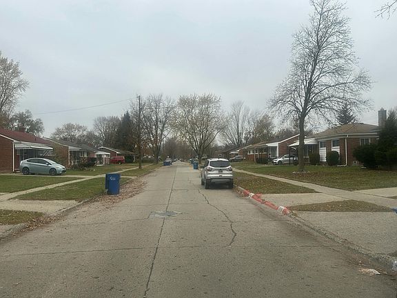 5th image of 3727 Garrick Ave