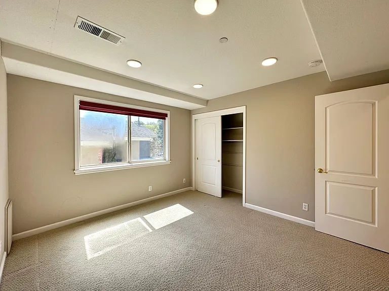 428 8th Ave — Photo 29
