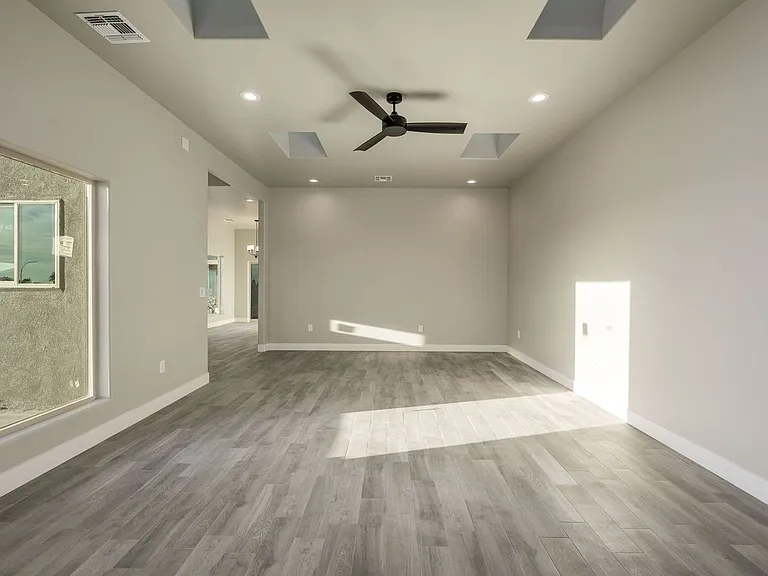 2920 Fairway Dr — Photo 3