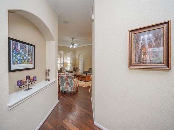 5th image of 25706 Jewel Springs Ln