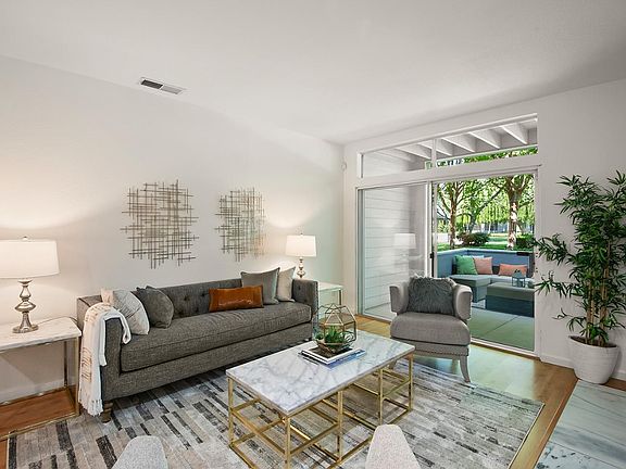 5th image of 1648 Parkview Green Cir