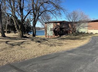 808 Lake Chapeau Dr APT 105, Albert Lea, MN 56007