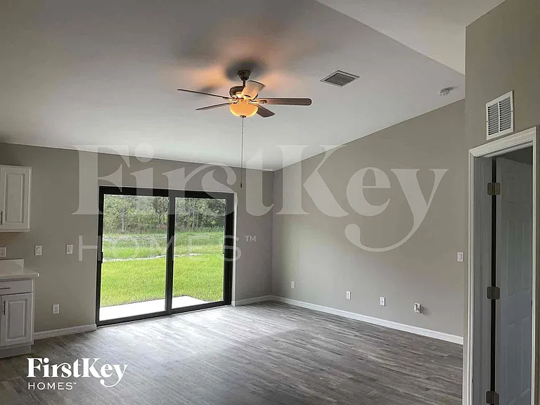 755 Puccini Ave S — Photo 3