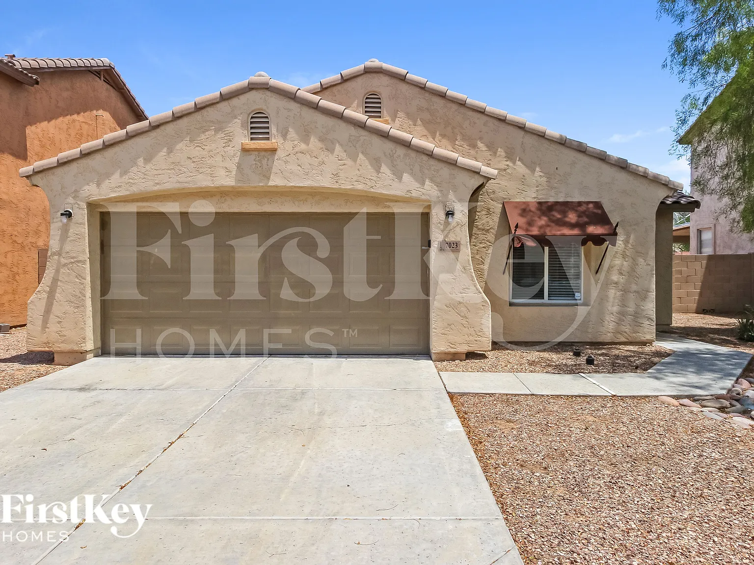 3 bed, 2.0 bath, 1429 sqft, $2,135 — Photo 1