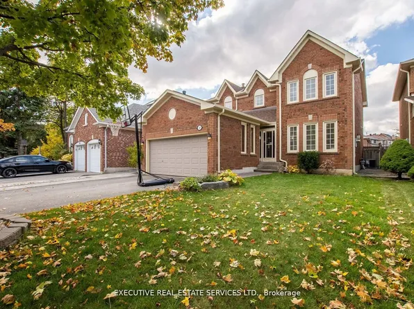 48 Eagleridge Dr, Brampton, ON L6R 1E9