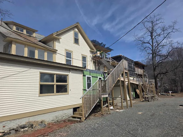 33 Oak Street, Brattleboro, VT 05301