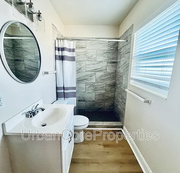 105 7th Ave N #8 — Photo 4