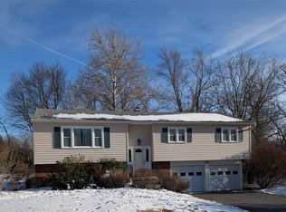 36 Meadow St, Newburgh, NY 12550