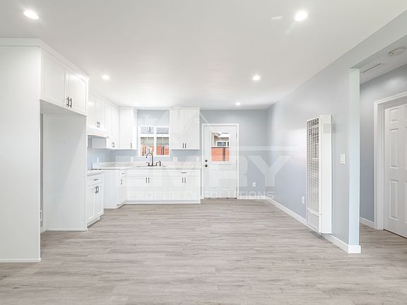 3rd image of 4514 Harlan Ave Unit 3
