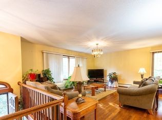 312 Mohawk Dr, Westport, MA 02790