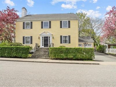 60 Ayrault St, Newport, RI, 02840
