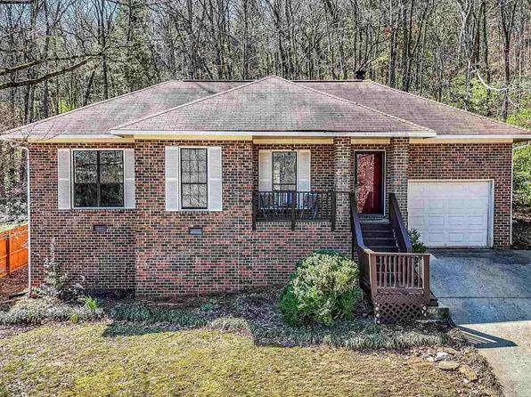 704 Mathis Dr SE, Huntsville, AL 35803