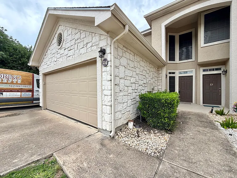 3300 Forest Creek Dr — Photo 2
