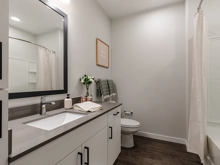 Ladora Modern Apartments — Photo 9