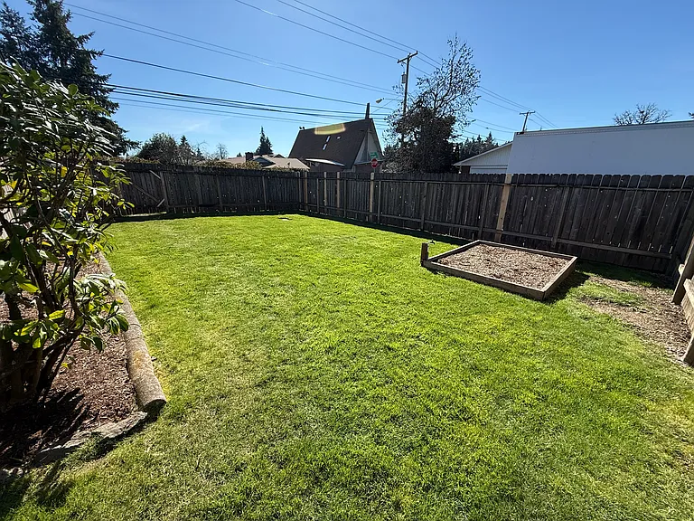 Maxwell Rd — Photo 21