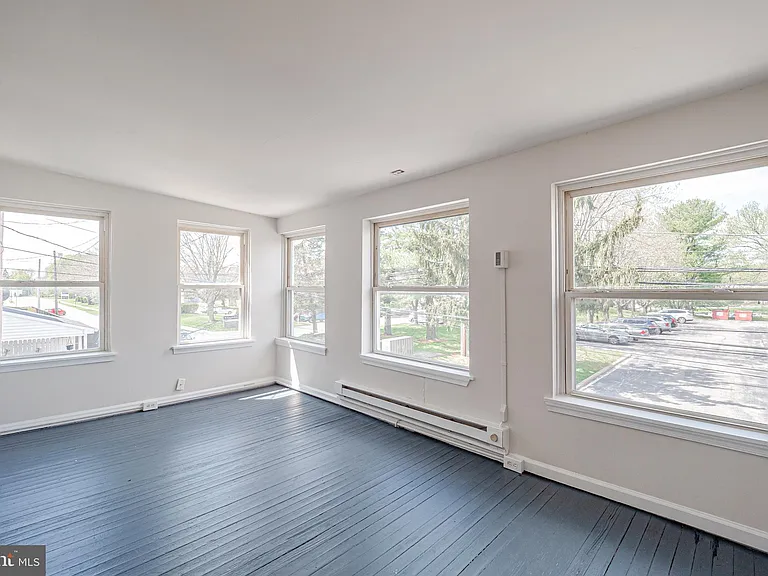 521 Maple Ave — Photo 15