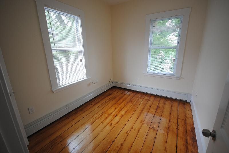 2nd image of 154 Bennington St #3W