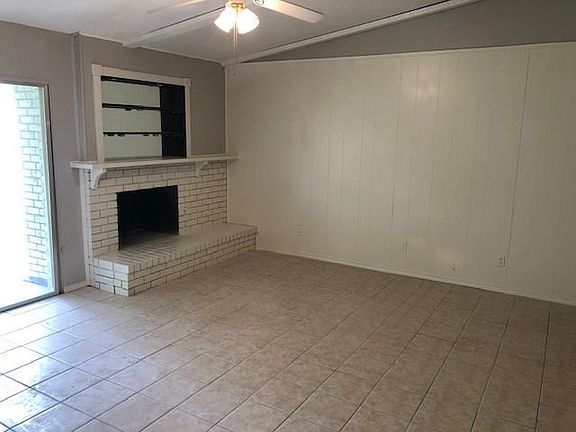 5th image of 1204 W Spring Creek Pkwy
