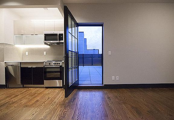 2nd image of 867 De Kalb Ave #5G