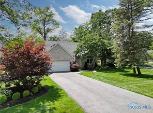 40 Treetop Pl, Holland, OH 43528