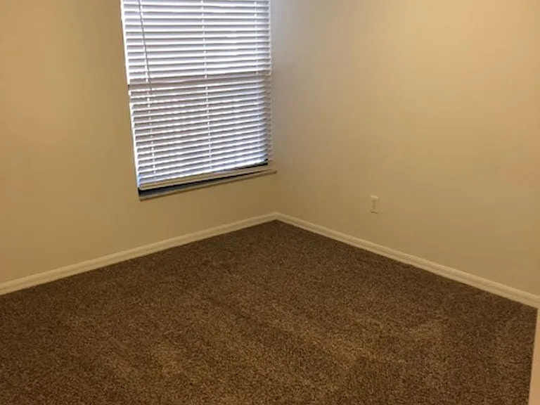 9648 Windsor Gardens Ln #202 — Photo 11