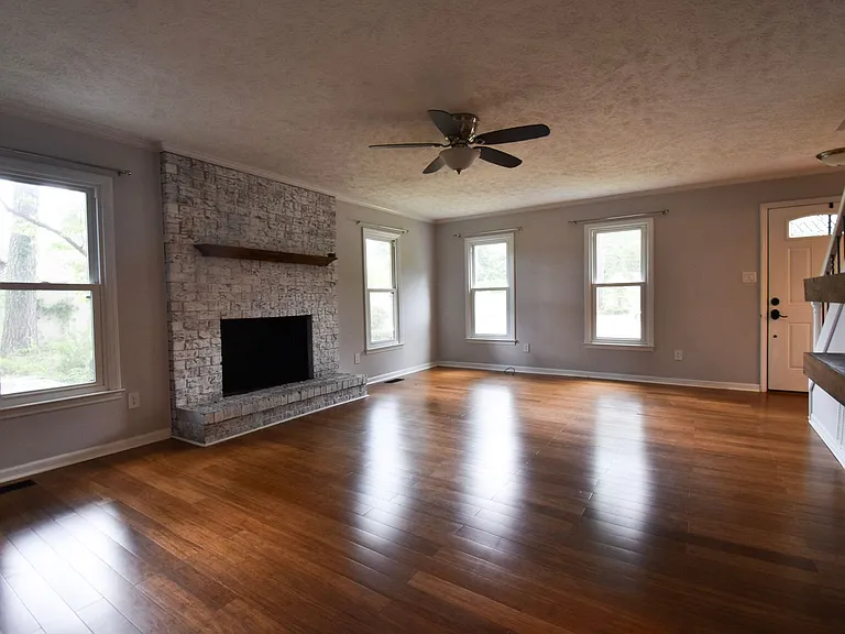 5804 Norman Pl — Photo 5