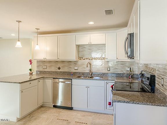4th image of 622 N Flamingo Dr