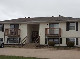 800 NE Ball Dr, Lees Summit, MO 64086