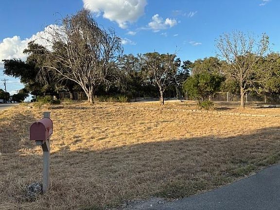 4th image of 185 Polly Dr