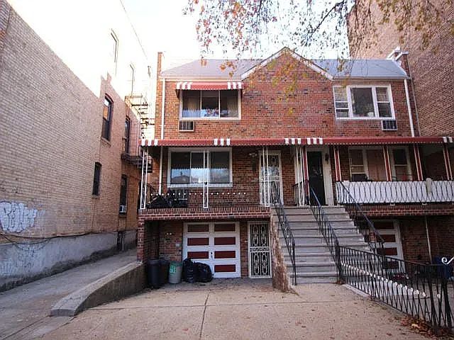 1st image of 1621 W 10th St
